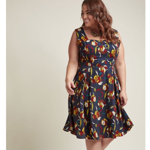 Modcloth Dresses & Skirts - ModCloth Brand Yellow Star Aim to Inspire Dress
